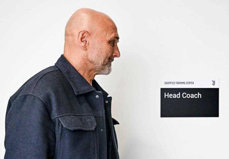 尤文图斯宣布新帅上任！曼联王朝的坍塌，再次被提起