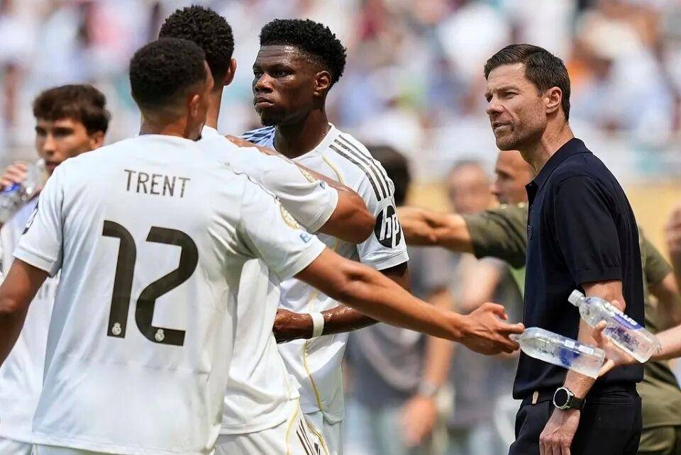 慌了!阿隆索密会2大核心服软,皇马更衣室裂痕能修复?